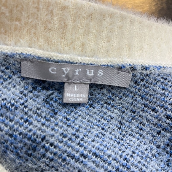 Cheetah Print Sweater - Size Large - Picture 3 of 10